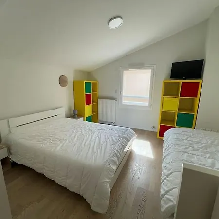 Spacieux Appt Familial - 3 Chb - Parking - Wifi Apartmán