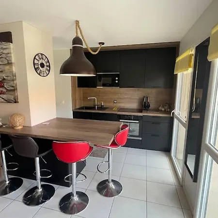 Spacieux Appt Familial - 3 Chb - Parking - Wifi Apartment *